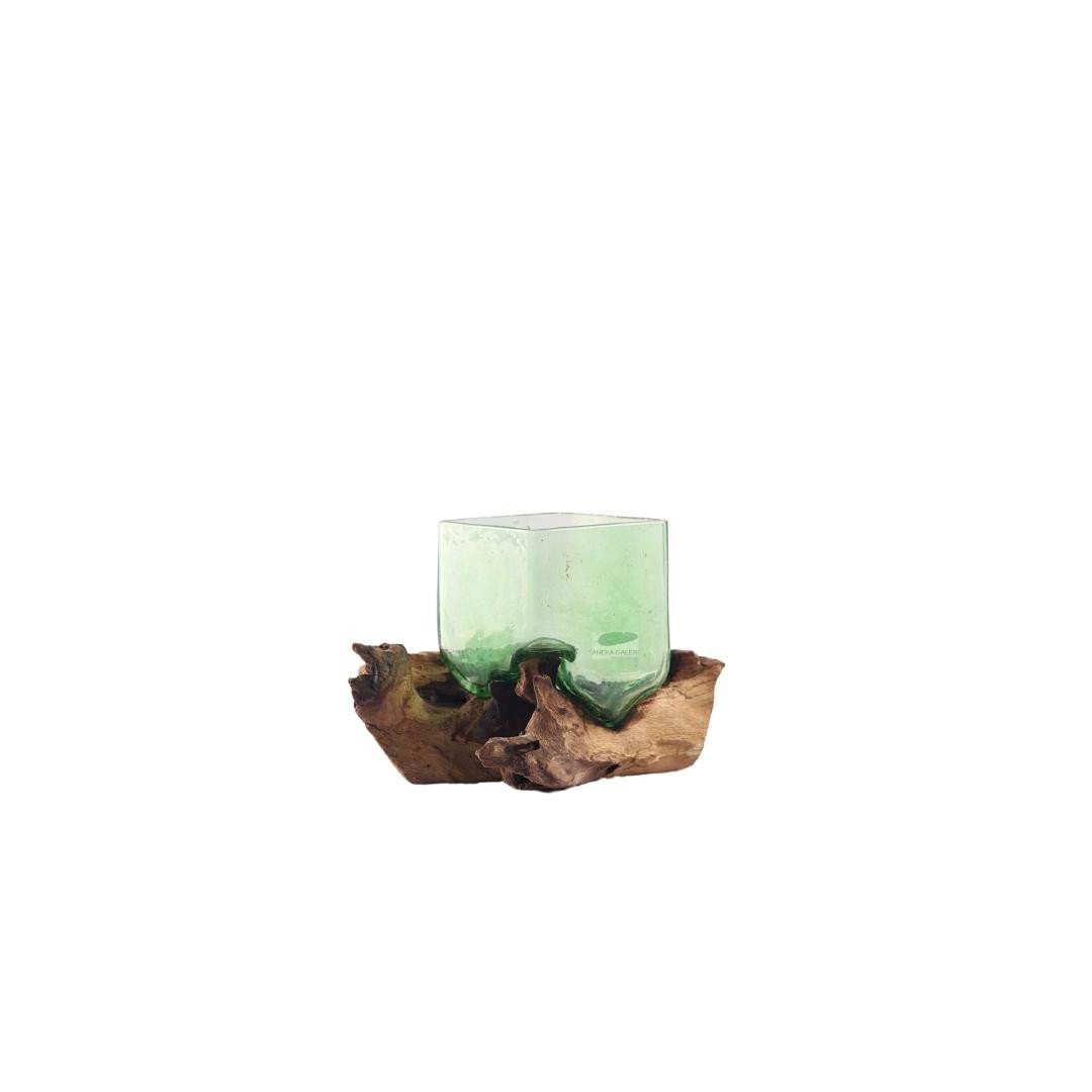 Root with square green glass M