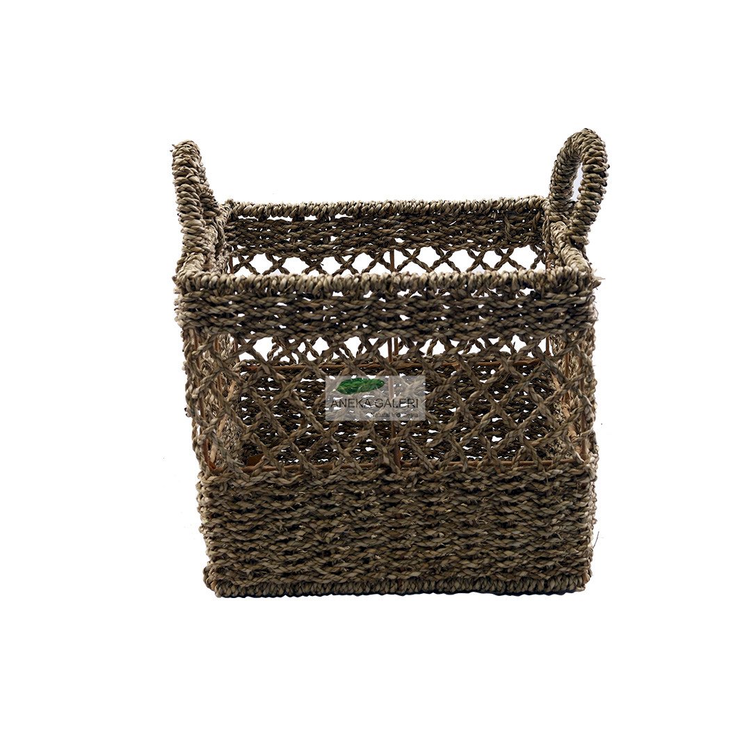 Round basket banana and seagrass 