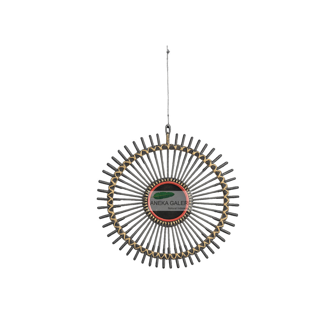 Round rattan mirror