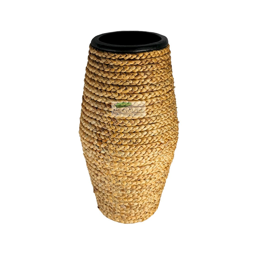 Vas Teracota Water Hyacinth Weaving