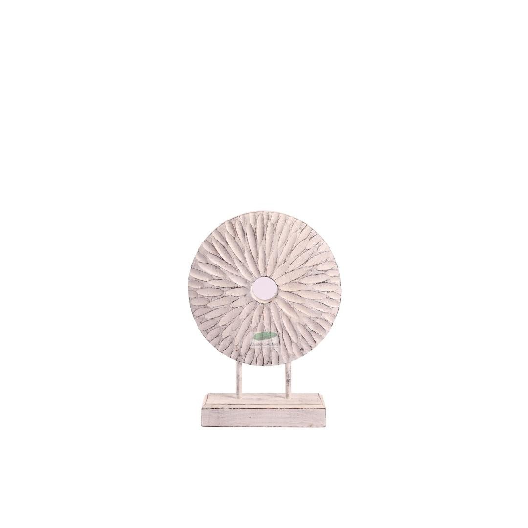 Wood ornament on stand M